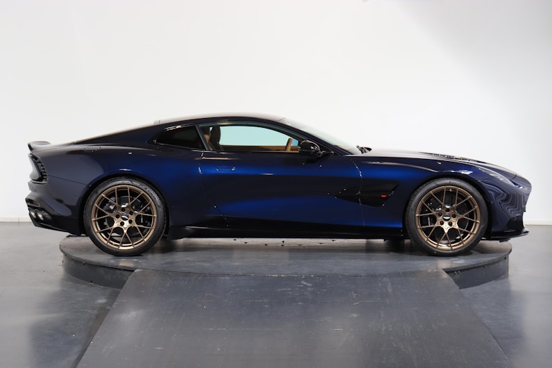 Vehicle image ASTON MARTIN V12 Vanquish