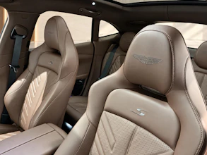 https://vehicle.imgix.net/4170608/5c50ca39-3062-42f3-8709-4f3502b4e786.jpg