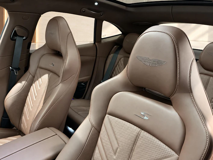 immagine del veicolo ASTON MARTIN DBX