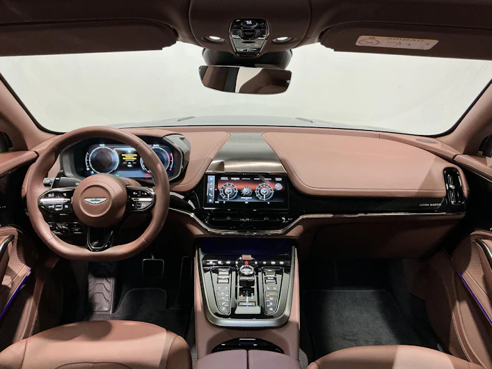 immagine del veicolo ASTON MARTIN DBX