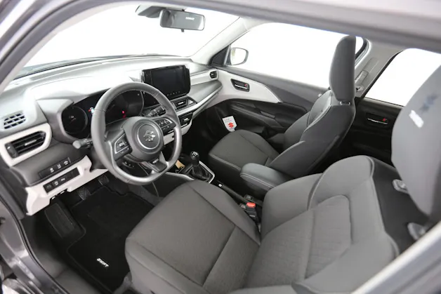 Suzuki Swift 1.2 Sakura Top Hybrid 4x4