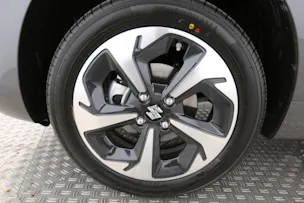 Suzuki Swift 1.2 Sakura Top Hybrid 4x4