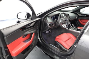 Vehicle image JAGUAR XE 2.0 T 300 Sport AWD