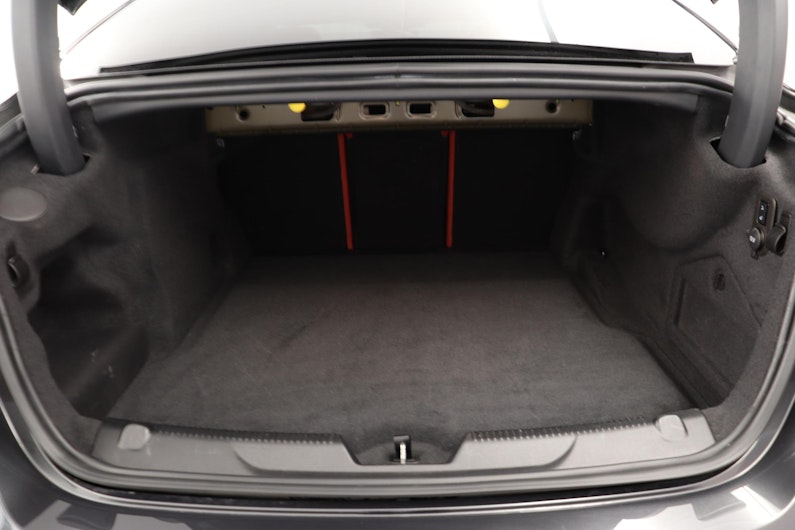 Vehicle image JAGUAR XE