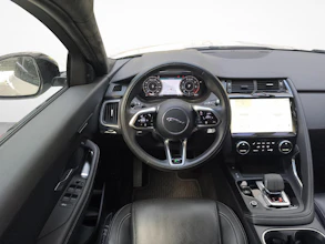 https://vehicle.imgix.net/4170854/9746df0b-7a80-4760-a350-8e1fe13eb895.jpg