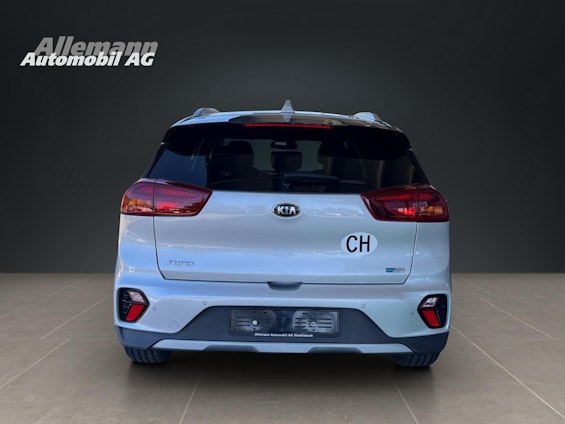 Vehicle image 4 Vehicle image 4