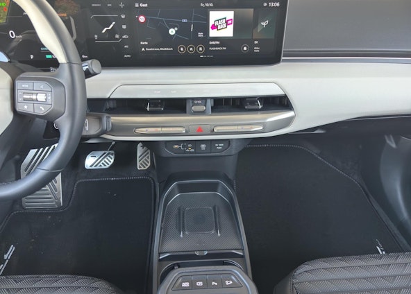 Vehicle image 12 Vehicle image 12