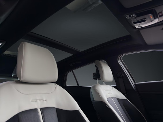 Vehicle image 15 Vehicle image 15