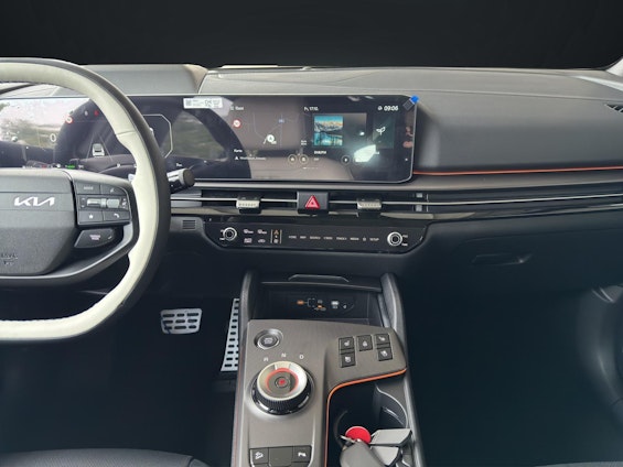 Vehicle image 13 Vehicle image 13