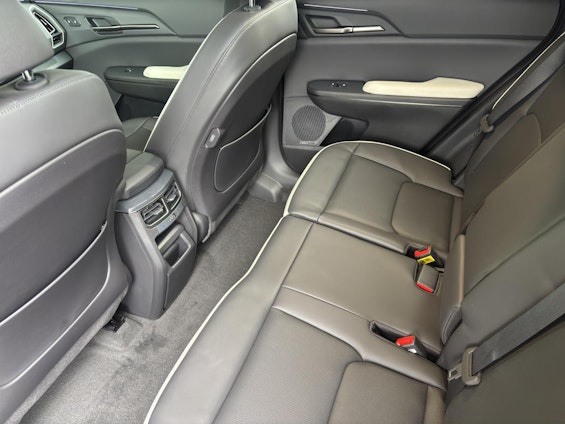 Vehicle image 9 Vehicle image 9