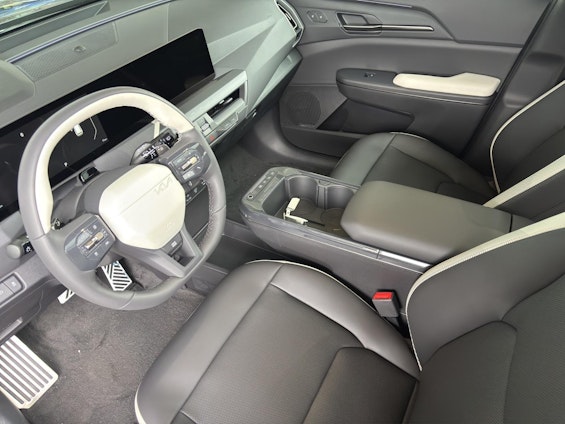 Vehicle image 8 Vehicle image 8