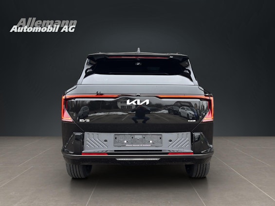 Vehicle image 4 Vehicle image 4