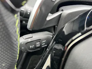 Peugeot 208 1.2 Hybrid GT