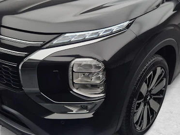 MITSUBISHI OUTLANDER 19