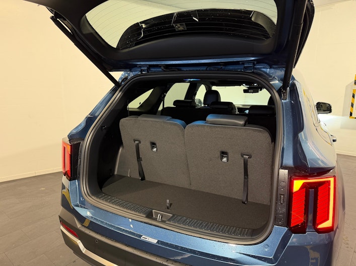 Vehicle image KIA SORENTO