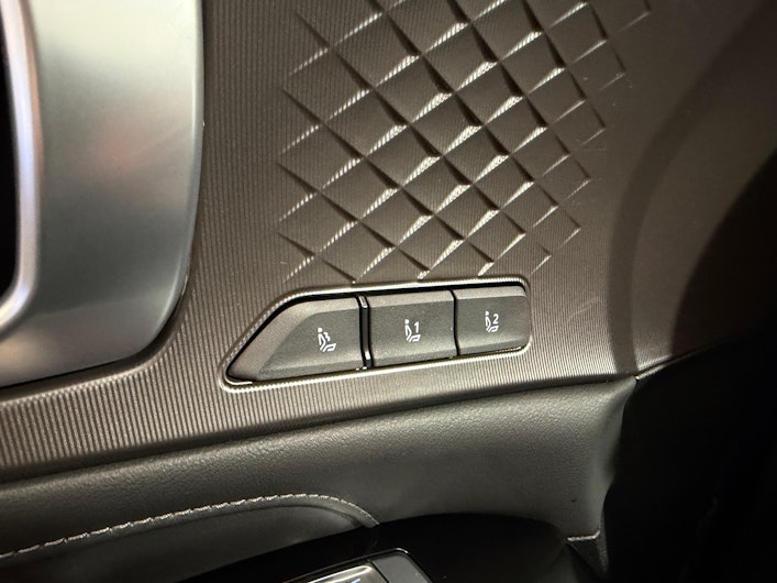 Vehicle image KIA SORENTO