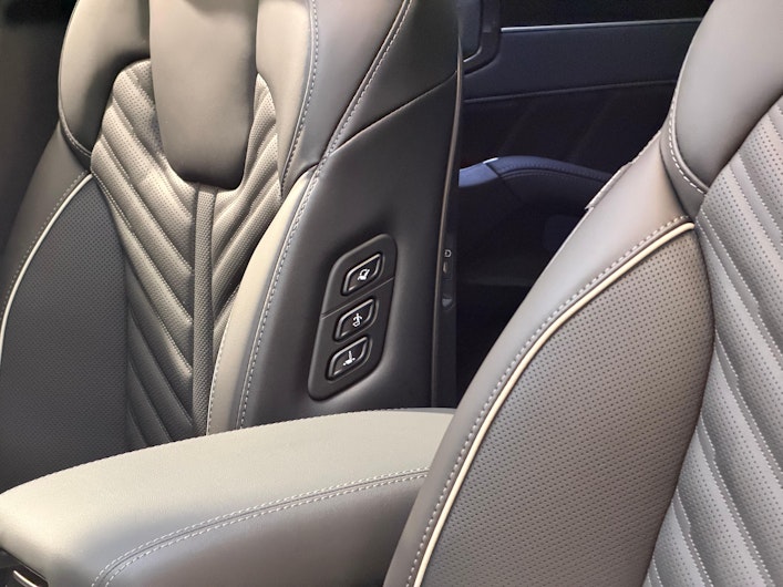 Vehicle image KIA SORENTO