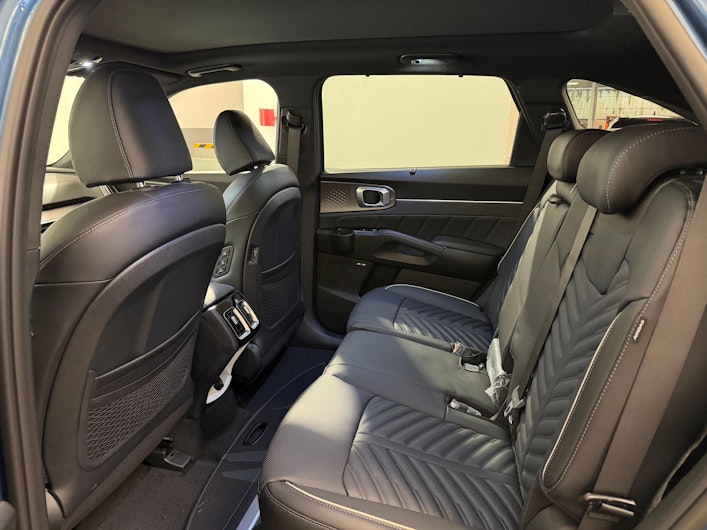 Vehicle image KIA SORENTO