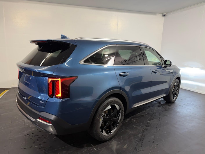 Vehicle image KIA SORENTO
