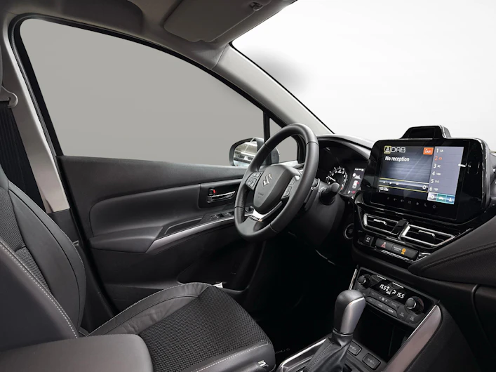 Fahrzeugbild SUZUKI S-CROSS