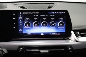 image du véhicule BMW X1 30e xDrive paddles