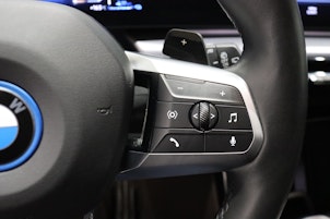 image du véhicule BMW X1 30e xDrive paddles