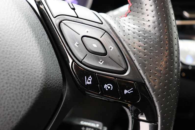 Fahrzeugbild TOYOTA C-HR