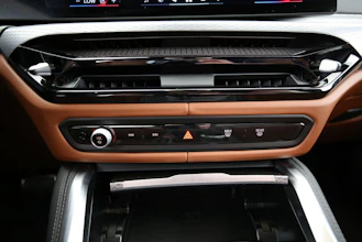 https://vehicle.imgix.net/4171183/a965d9b5-6224-4a55-a8ed-859ce6ace0bf.jpg