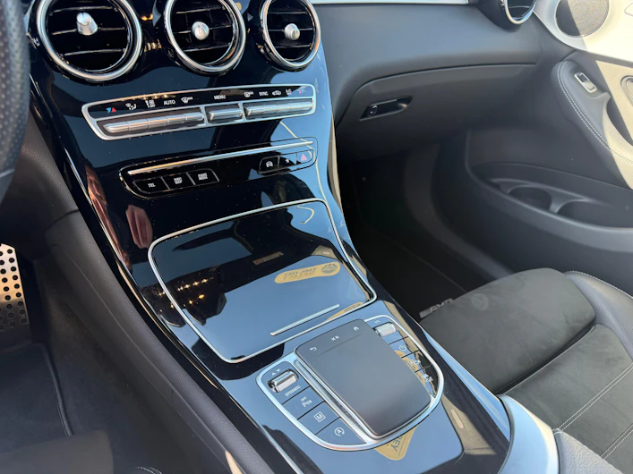 image du véhicule MERCEDES-BENZ GLC 200