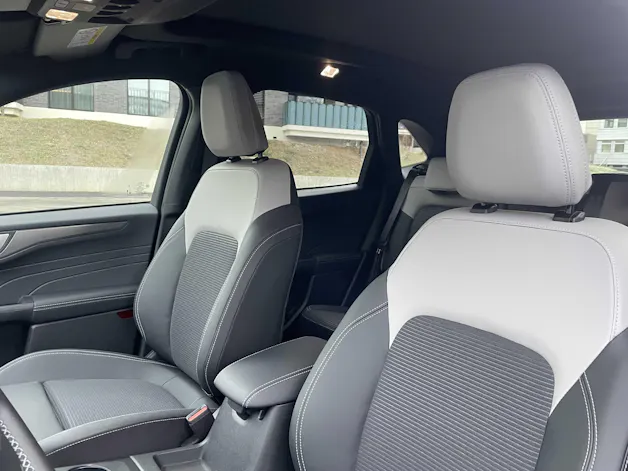 Ford Kuga 2.5 Hybrid Sound Edition 4x4
