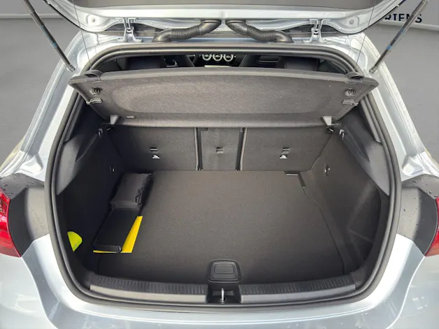 Mercedes-Benz A 200 - NightStar - AMG / Rückfahrkamera / Sitzmemory / Soundsystem / Panorama-Dach