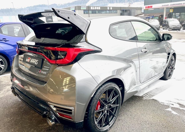 First vehicle image First vehicle image