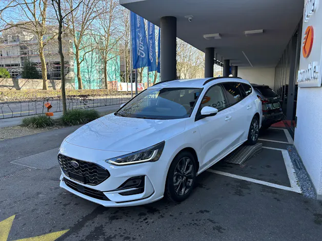 Ford Focus 1.0 MHEV ST-Line X Automat