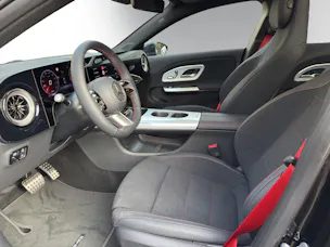Mercedes-Benz CLA 200 8G-DCT 4Matic