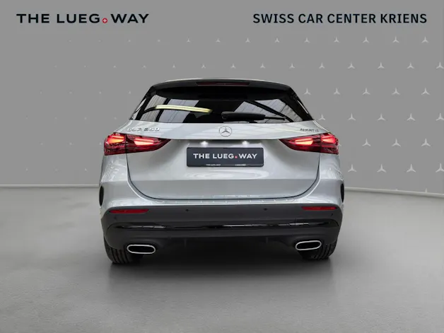 Mercedes-Benz GLA 250 4M - SwissStar / DISTRONIC / 360 Grad Kamera / AHK / Multibeam LED