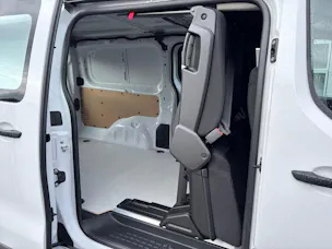 Peugeot Expert 2.0 BlueHDi 145 S&S Vertiefte Kabine Long