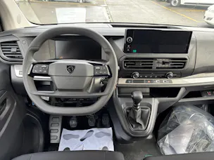 Peugeot Expert 2.0 BlueHDi 145 S&S Vertiefte Kabine Long