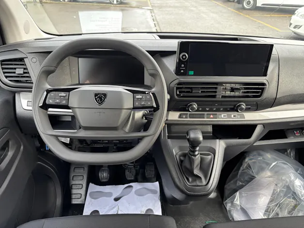 Peugeot Expert 2.0 BlueHDi 145 S&S Vertiefte Kabine Long