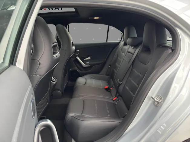 Mercedes-Benz A 250 4M - AMG / DISTRONIC / 360 Grad Kamera / Soundsystem
