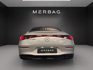 Mercedes-Benz CLA 220 4Matic 8G-DCT