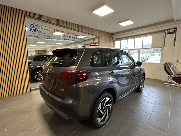 Suzuki Vitara 1.4 T Sakura Top Hybrid 4x4
