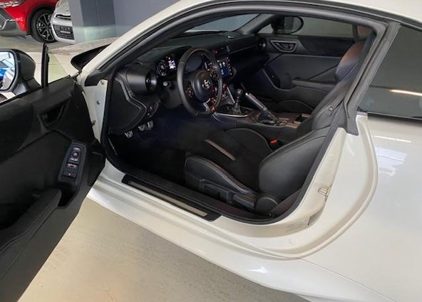 Vehicle image 9 Vehicle image 9