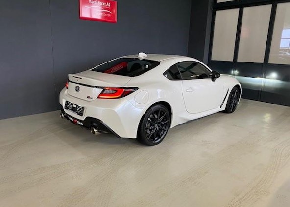 Vehicle image 4 Vehicle image 4