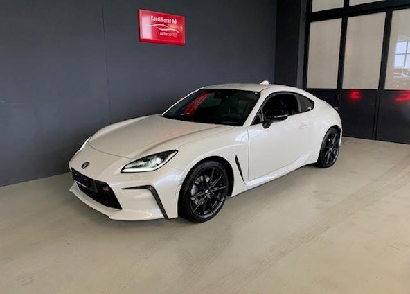 First vehicle image First vehicle image