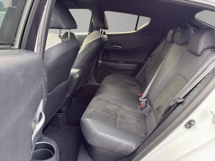 Vehicle image TOYOTA C-HR