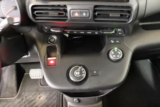 https://vehicle.imgix.net/4172032/4ba40b08-d174-4683-8830-6e196b3bc055.JPG
