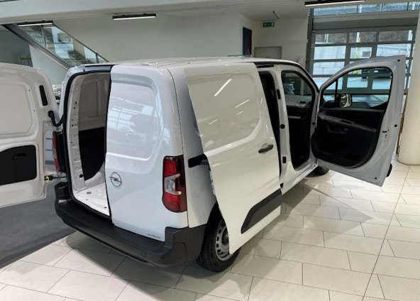 Vehicle image 5 Vehicle image 5