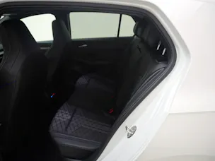 VW Golf VIII 2.0 TSI R-Line DSG 4Motion