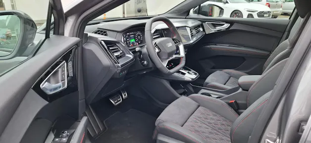 Audi Q4 e-tron 45 Edition Swiss Ski quattro