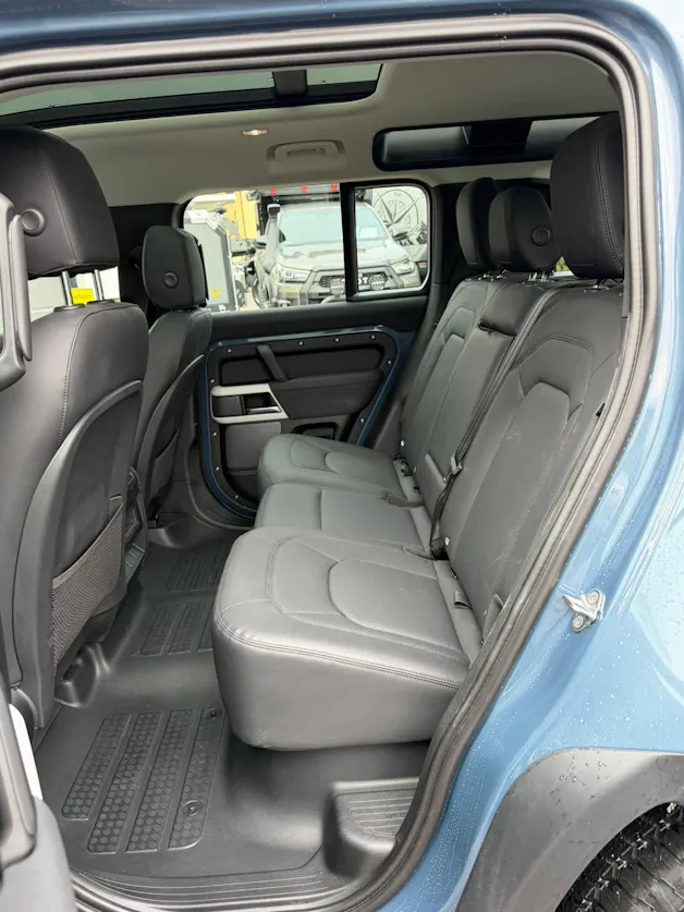 Land Rover Defender 110 P400 I6 X 3.0 AT8